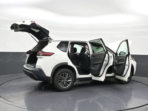 Used 2021 Nissan Rogue S FWD image 31