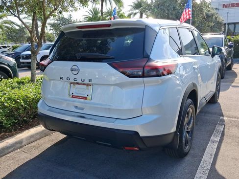 Used 2026 Nissan Rogue SV FWD image 5