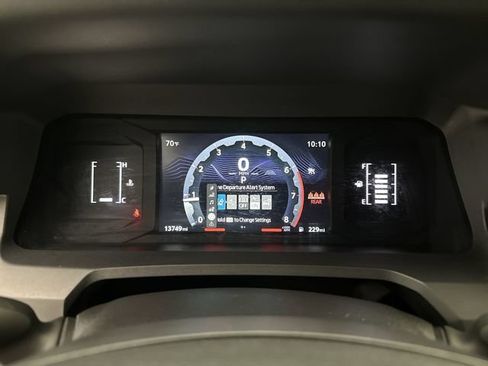 Used 2024 Toyota Tacoma SR AWD/4WD image 13
