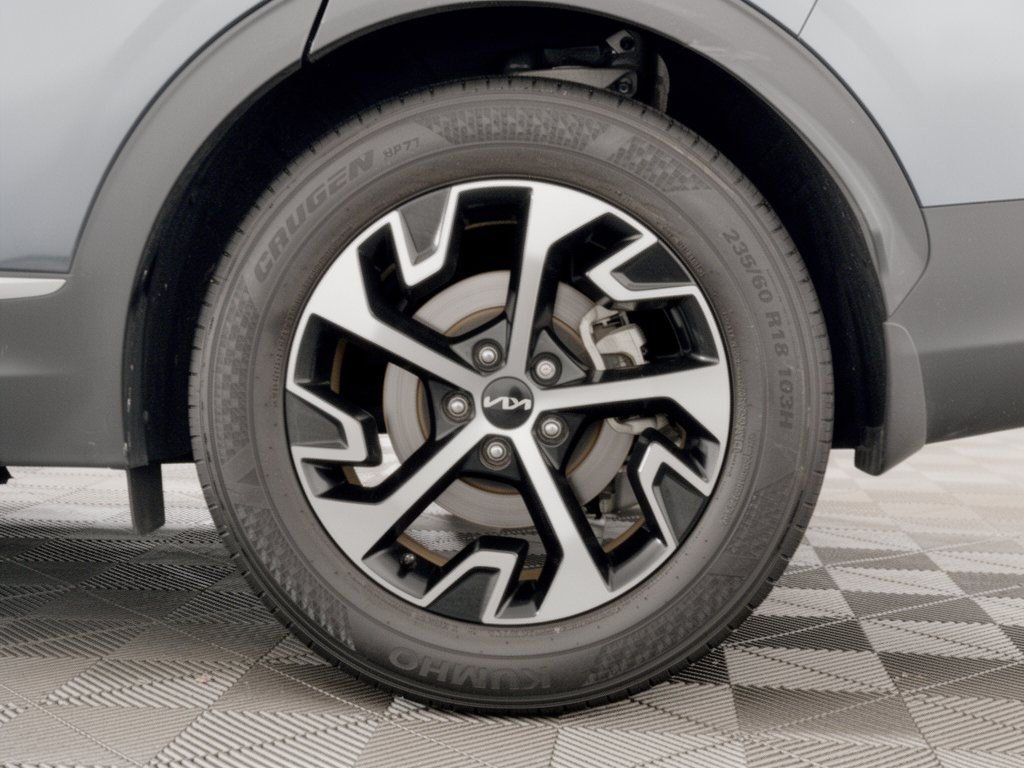 Used 2024 Kia Sportage EX FWD image 13