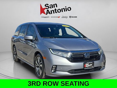 Used 2021 Honda Odyssey Touring image 2
