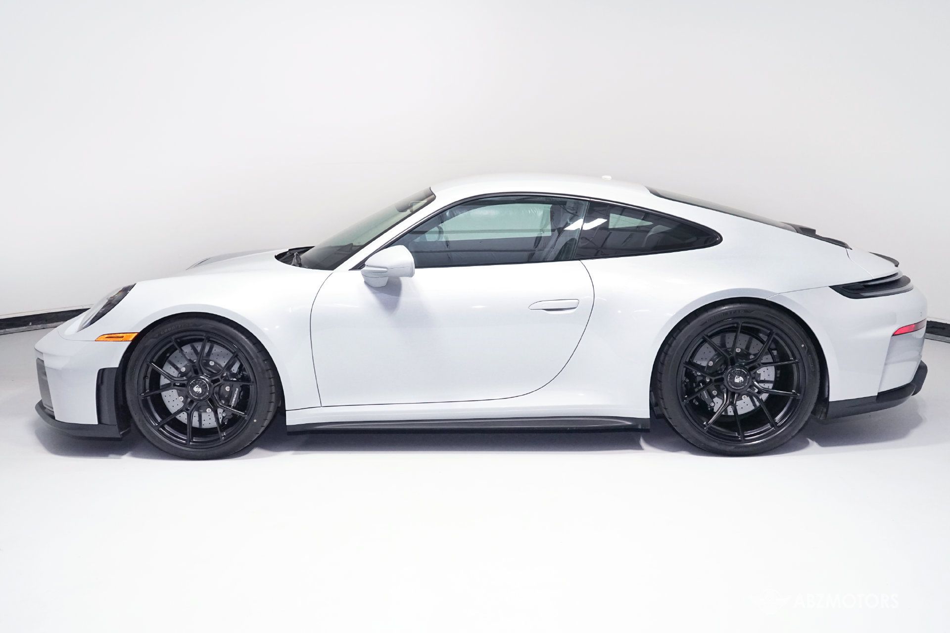 Used 2026 Porsche 911 GT3 RWD image 5