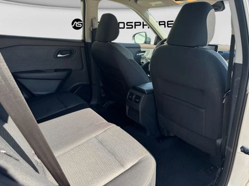 Used 2021 Nissan Rogue SV image 31