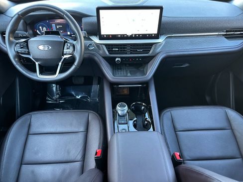 Used 2025 Ford Explorer Platinum w/ Ultimate Package image 15