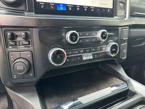 Used 2023 Ford F250 Lariat w/ Lariat Ultimate Package AWD/4WD image 24