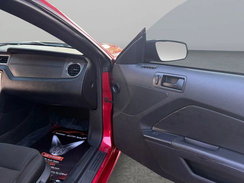 Used 2013 Ford Mustang Coupe RWD image 18