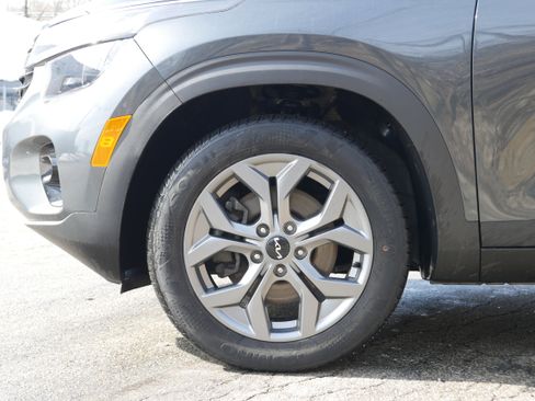 Used 2024 Kia Seltos S image 11