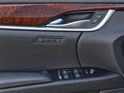 Used 2017 Cadillac XTS Luxury FWD image 13