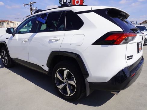 Certified 2024 Toyota RAV4 SE image 4