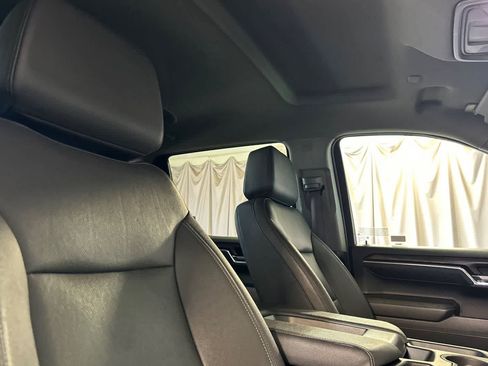 Used 2025 GMC Sierra 1500 SLT RWD image 18