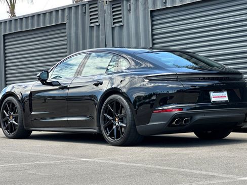 Used 2026 Porsche Panamera image 3