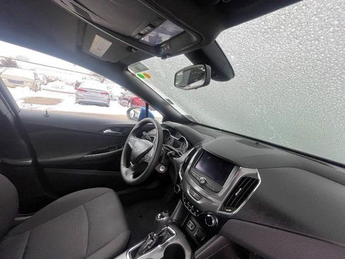 Used 2019 Chevrolet Cruze LT w/ RS Package image 4