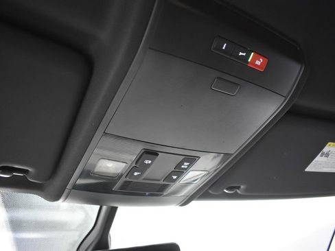 Used 2023 Volkswagen Atlas Cross Sport SE image 24