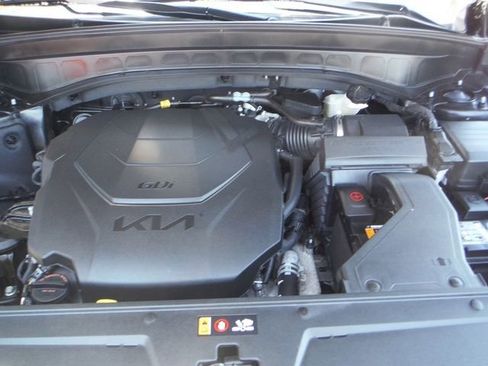 Used 2025 Kia Telluride AWD image 9