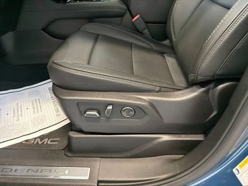 Used 2026 GMC Yukon Denali w/ Sun & Power Step Package AWD/4WD image 19
