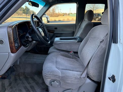 Used 2000 Chevrolet Silverado 1500 LS image 14
