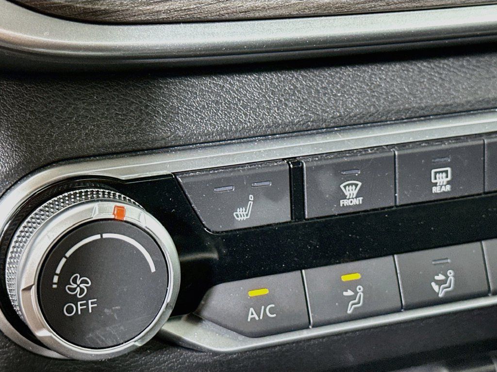 Certified 2024 Nissan Altima 2.5 SV w/ SV Premium Package FWD image 29