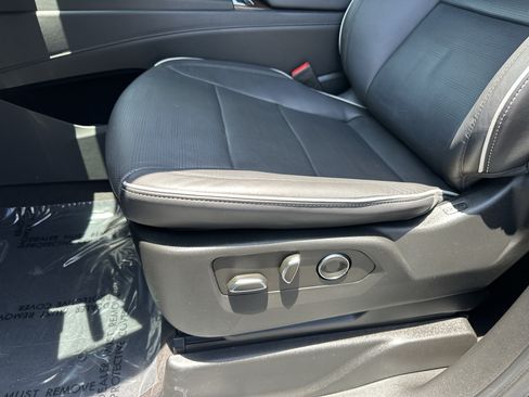 Used 2023 Cadillac Escalade ESV Premium Luxury AWD/4WD image 22