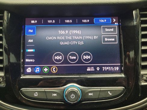 Used 2020 Chevrolet Trax LT w/ LT Convenience Package FWD image 25