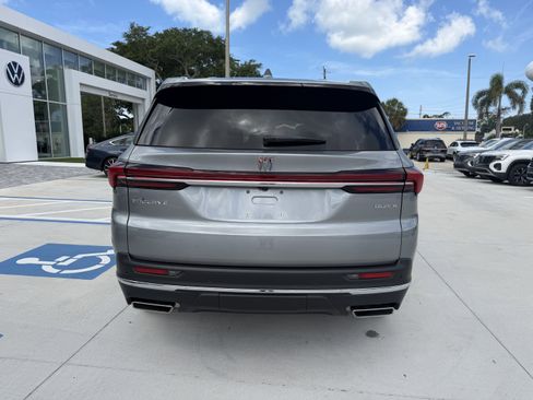 Used 2025 Buick Enclave Preferred FWD image 4