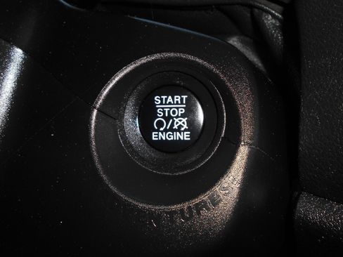 Used 2016 Jeep Renegade Limited AWD/4WD image 21
