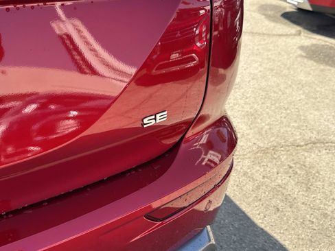 New 2025 Mitsubishi Outlander SE image 6