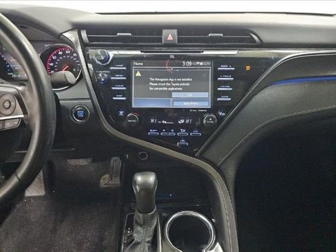 Used 2020 Toyota Camry XSE image 17