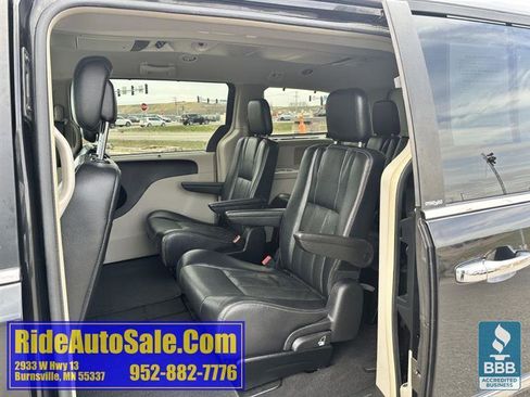 Used 2012 Chrysler Town & Country Touring-L w/ Entertainment Group #2 image 12