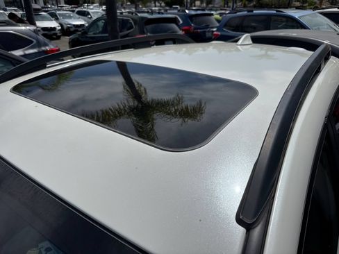 Used 2020 Subaru Crosstrek 2.0i Premium w/ Moonroof Package 2 AWD/4WD image 4