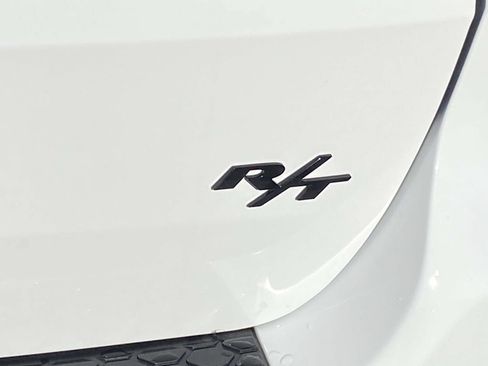Used 2024 Dodge Durango R/T RWD image 12