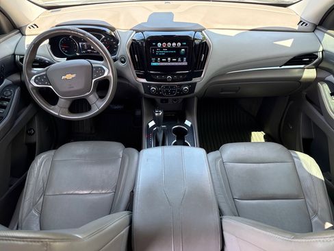 Used 2018 Chevrolet Traverse Premier w/ Driver Confidence II Package FWD image 12