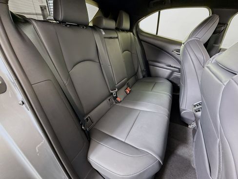 Used 2023 Lexus UX 250h F Sport image 25