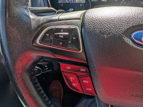 Used 2016 Ford Focus SE w/ SE Sport Package FWD image 14