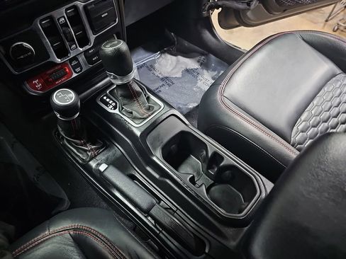 Used 2021 Jeep Wrangler Unlimited Rubicon image 25