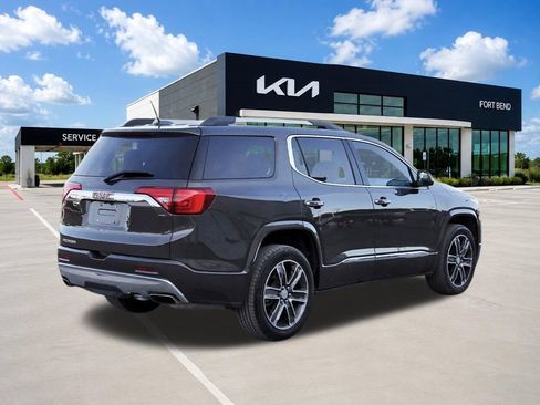 Used 2019 GMC Acadia Denali w/ Technology Package FWD image 5