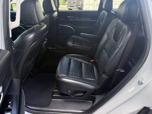 Used 2021 Kia Telluride SX w/ SX Prestige Package AWD/4WD image 32