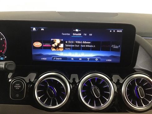 Used 2025 Mercedes-Benz GLA 250 4MATIC image 17