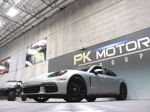 Used 2019 Porsche Panamera 4 image 75