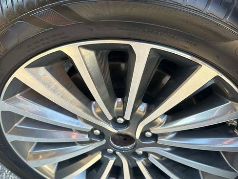 Used 2017 Kia Cadenza Premium w/ Luxury Package image 20