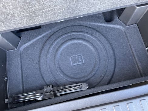 Used 2024 Chevrolet Equinox LT image 41