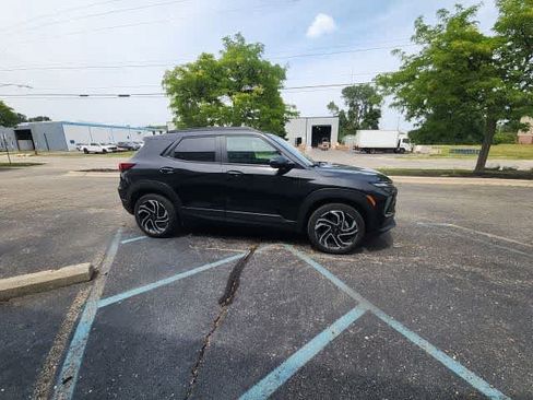 Used 2024 Chevrolet TrailBlazer RS w/ Convenience Package AWD/4WD image 11