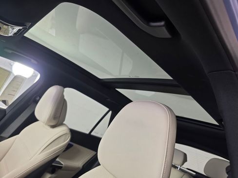 New 2026 Mercedes-Benz GLC 300 image 9