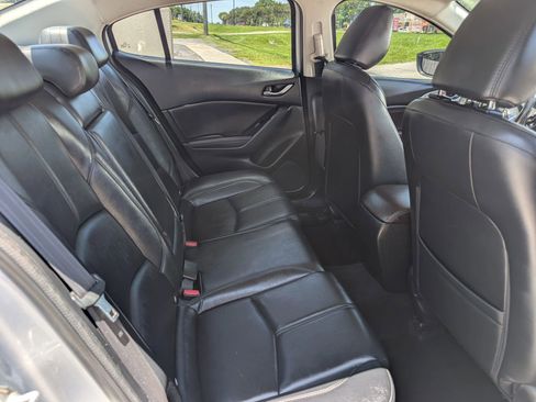 Used 2018 MAZDA MAZDA3 Touring FWD image 20