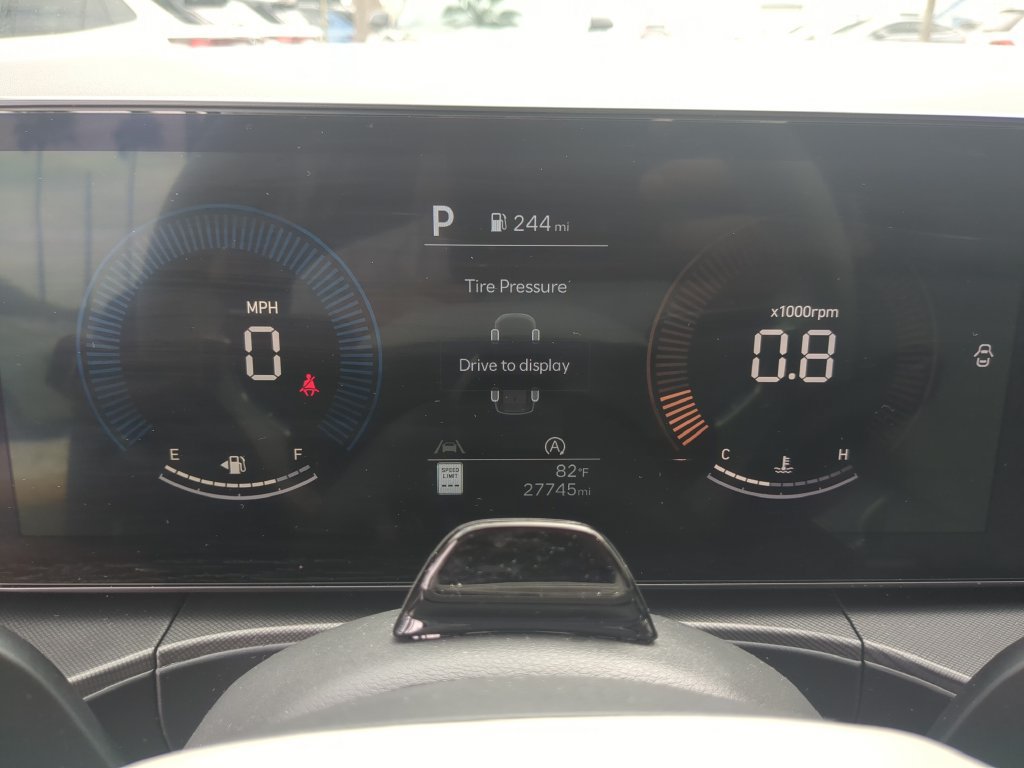 Used 2025 Hyundai Santa Fe SEL FWD image 29