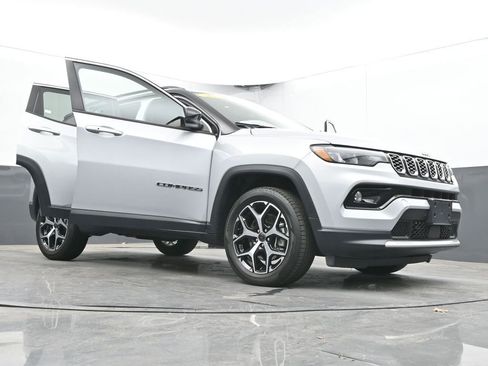Used 2025 Jeep Compass Limited AWD/4WD image 71