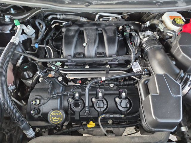 Used 2019 Ford Explorer XLT w/ Equipment Group 202A AWD/4WD image 25