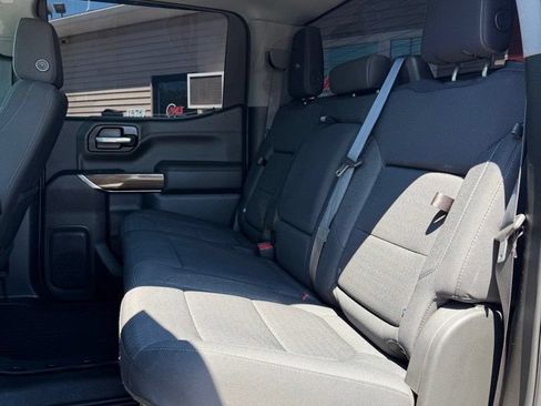 Used 2021 Chevrolet Silverado 1500 LT Trail Boss w/ LPO, Dark Essentials Package AWD/4WD image 11