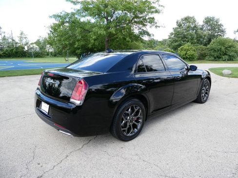Used 2015 Chrysler 300 S w/ 300S Premium Group AWD/4WD image 5