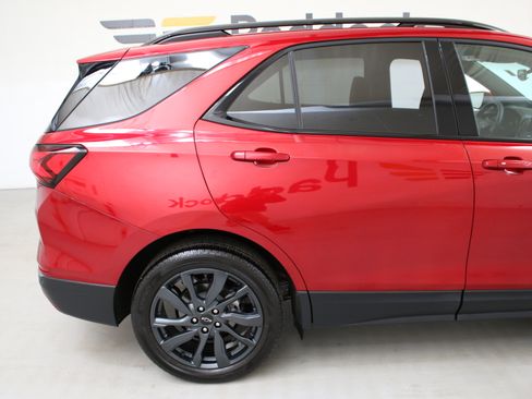 Used 2023 Chevrolet Equinox RS image 9