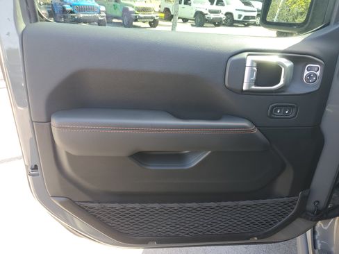 Used 2022 Jeep Gladiator Mojave AWD/4WD image 8